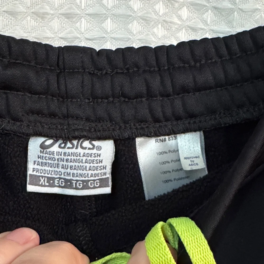 Asics Black Pants with neon yellow drawstring - Picture 2 of 3